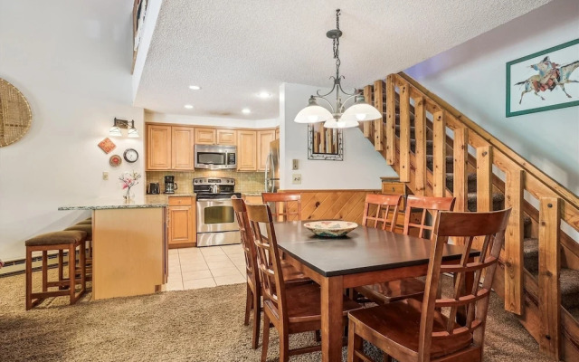 Pine Ridge 11e 2 Bedroom Condo