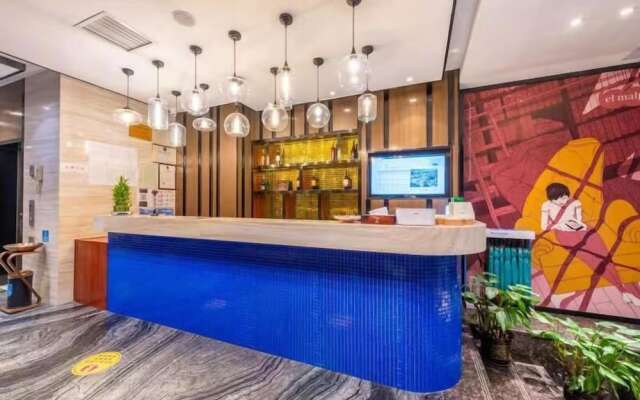 CHEERMAY HOTELS (Guangzhou Pazhou Exhibition Center Chigang Metro Station)