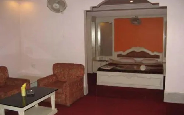 Hotel Saptarishi