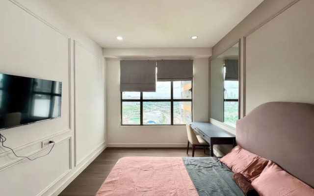 The Sun Avenue - Lalaland & Chill Sky Pool