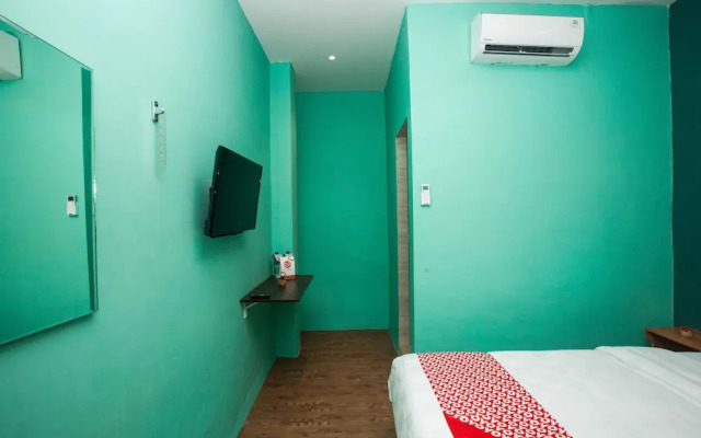 Sentosa Jaya Guest House by OYO Rooms
