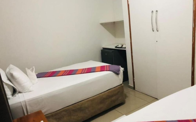 Makgadikgadi Riverview Inn