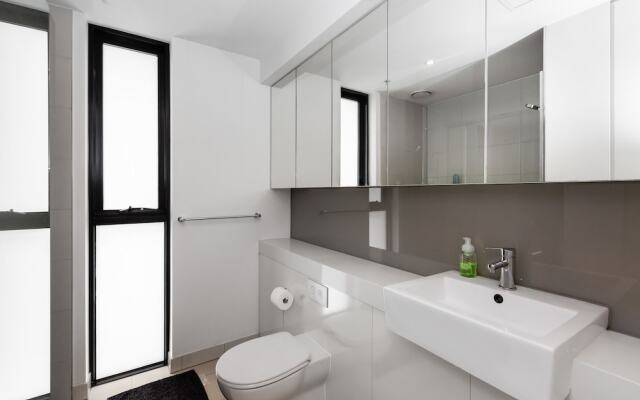 Sky 1 BDR South Yarra Apartment
