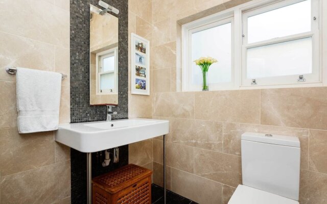 Clean Lines By Clapham Common