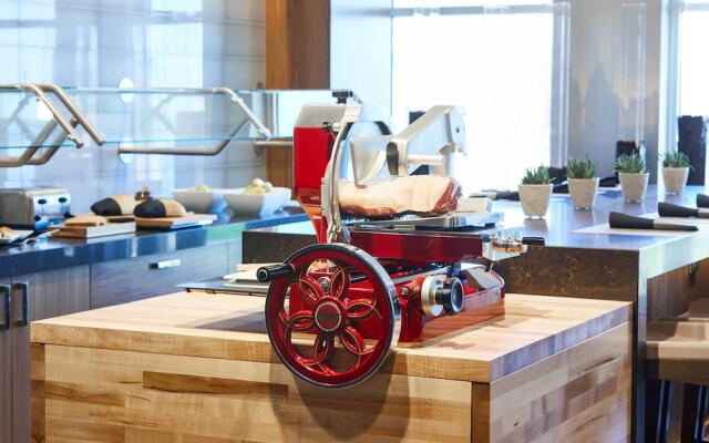 AC Hotel Madison Downtown