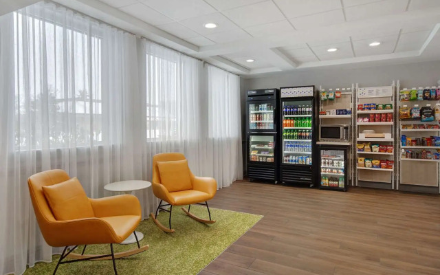 Spark by Hilton Rochester University Area