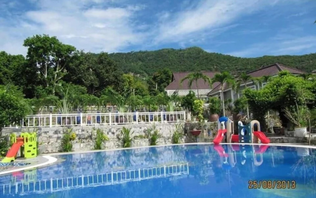 Núi Cấm Resort