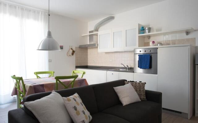 Dante 8 Apartments