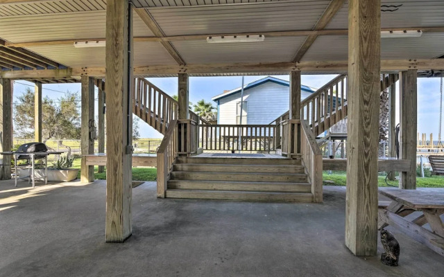 Bayfront Fishing Pier: Galveston Island Home!