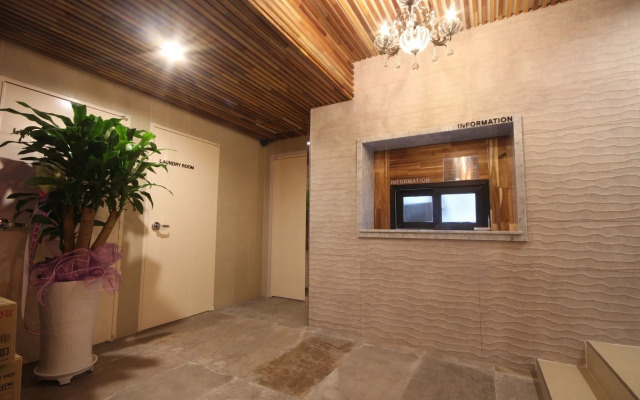 Louis Hotel Busan Beomildong