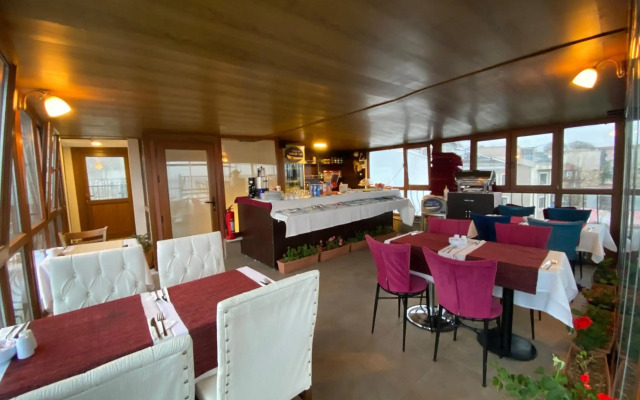 Spinel Hotel - Old City