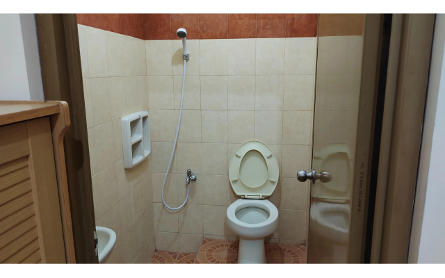 Hotel O C16 Siwalankerto Syariah