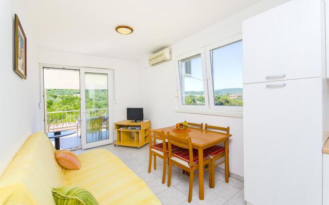 Apartments Kažimir in Necujam - island Solta