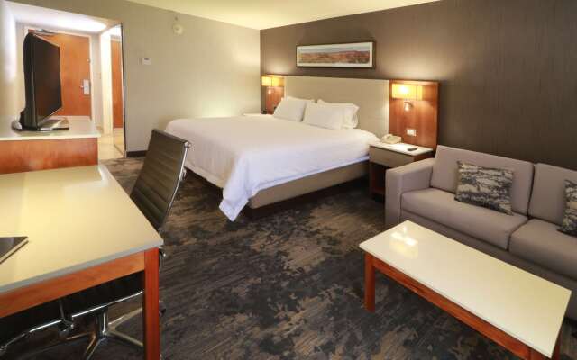 Hampton by Hilton Chihuahua