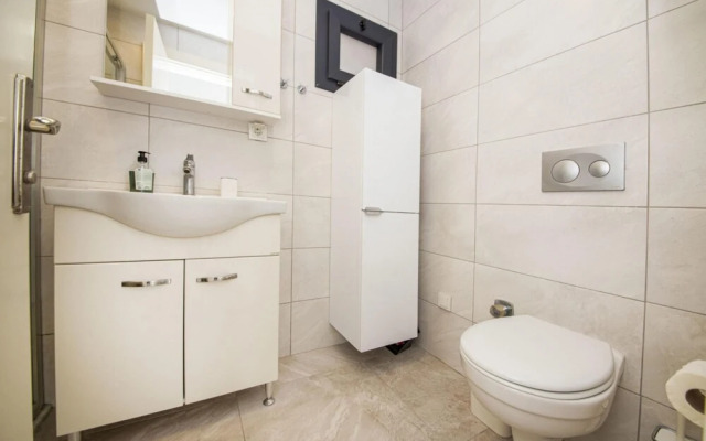 House With Balcony 1 Min to Beach in Bodrum