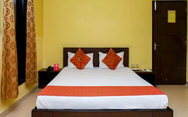 OYO 15262 Hotel Arya Regency