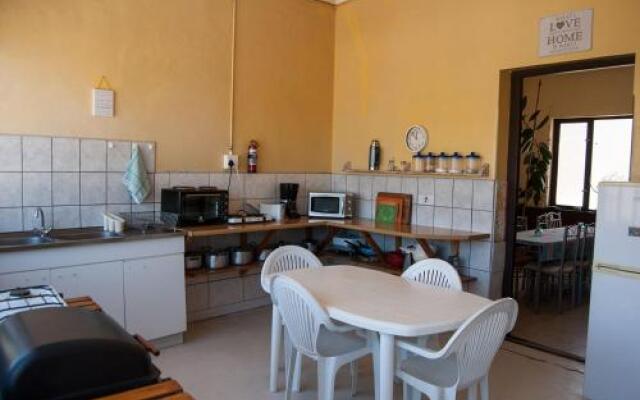Element Riders Place Backpackers