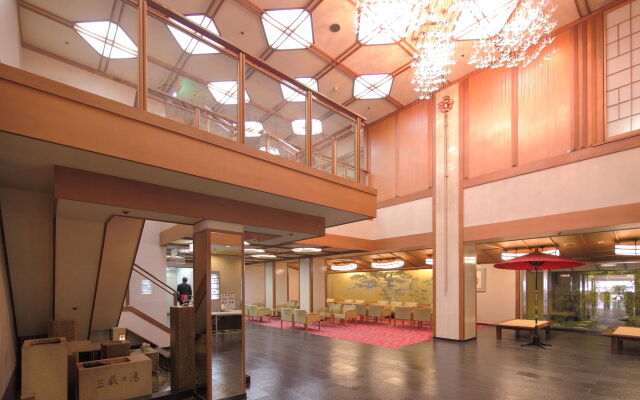 Nagoya Crown Hotel