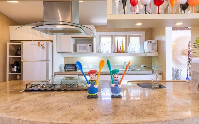 Excelente casa com piscina Armação