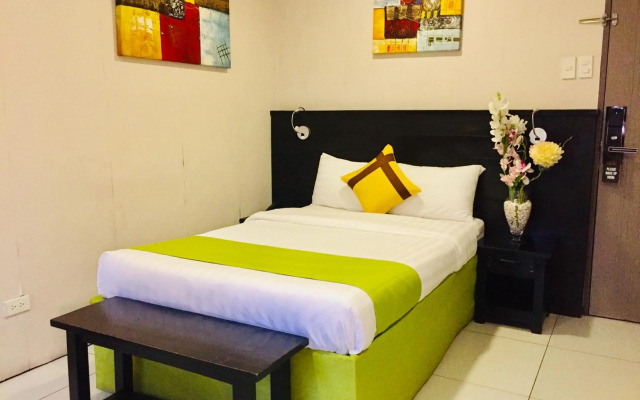 Jade Hotel & Suites
