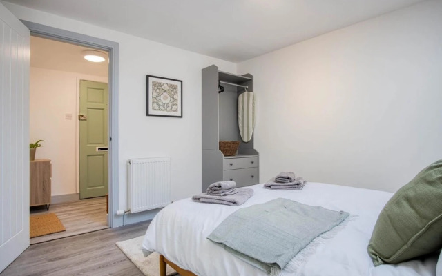 Sandy Steps - 1 Bedroom Apartment - Tenby