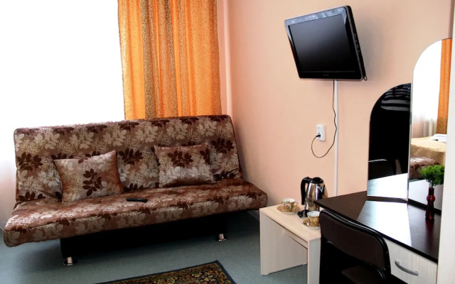 Oasis Hotel - Hostel