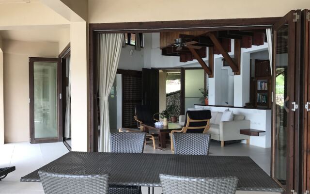 Stunning luxe 220sm villa by the sea entirely private with own pool