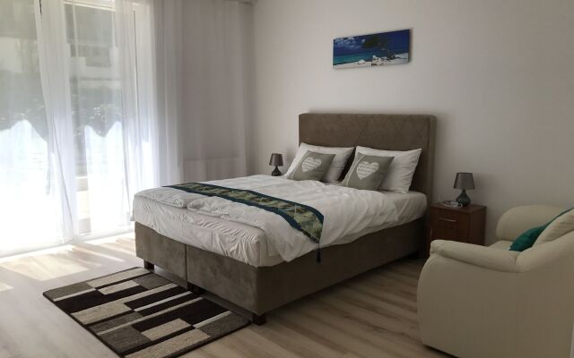 Corvin Lux Aparthotel