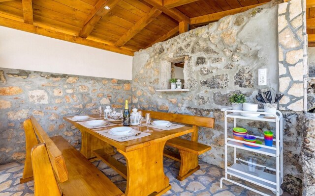 Beautiful Home in Sveti Vid With Wifi and 2 Bedrooms