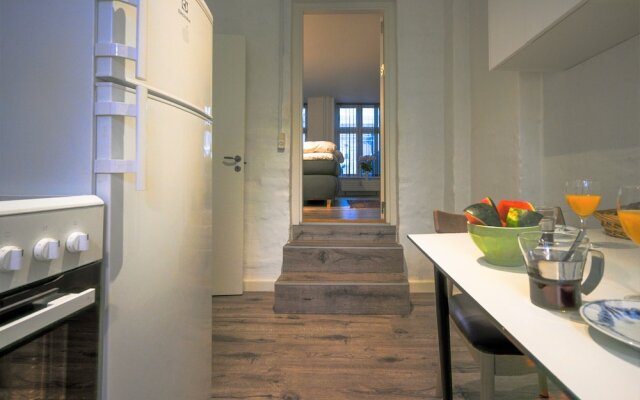 Sanders Lake - Pleasant 2-bdr Apt in City Center