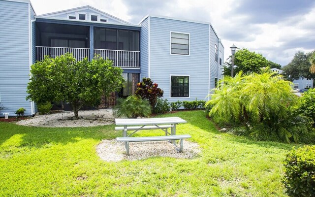 Country Club Minium 2 Bedroom Condo