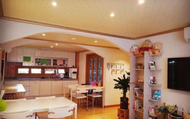 Tongyeong One Guesthouse