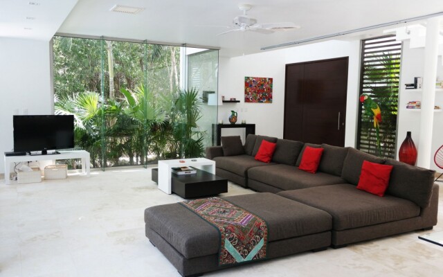 Bahia Principe Vacation Rentals - Three-Bedroom House