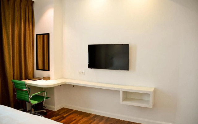 Pine Garden Hotel
