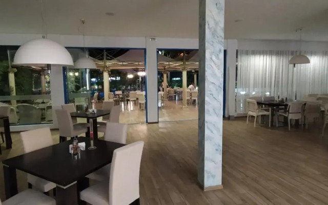 Hotel Shipka Beach