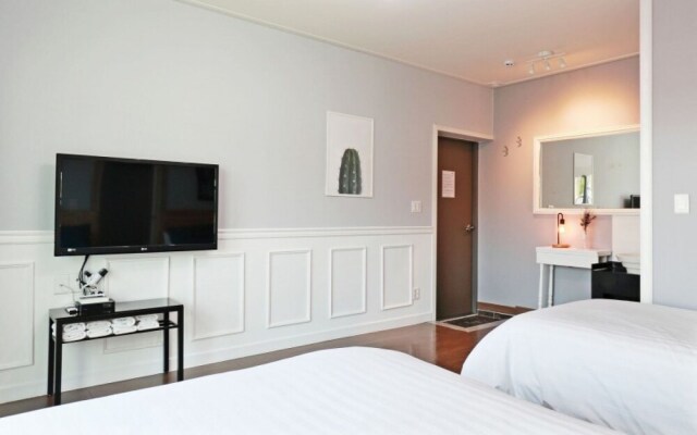 Gyeongju Beverly Hills Pension