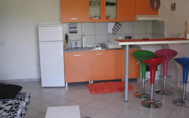 Xena - Comfort and Spacious - A4 Orange