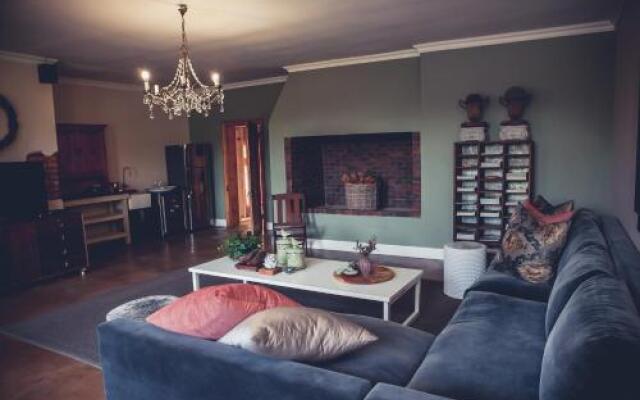 Station House Simondium