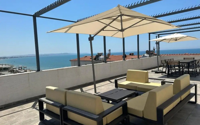 Penthouse Apartment With Terrace on the sea