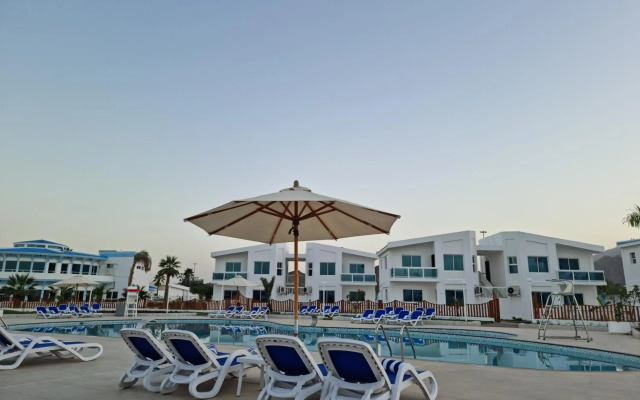 Holiday Beach Resort