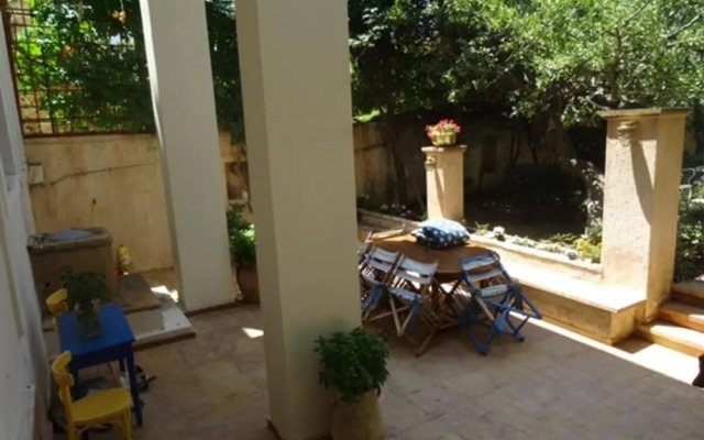 5-bed House With Garden in the City of Chios