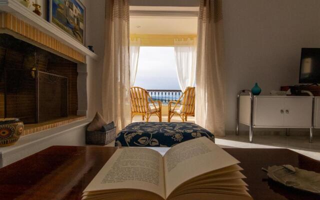 House with amazing ocean view and patio - pool