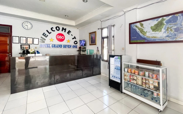 Urbanview Hotel Grand Seven One Manna — hotel in Manna