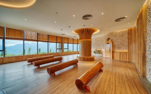 Lady Hill Sapa Resort