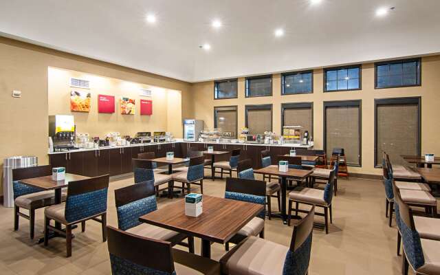 Comfort Suites NW Dallas Near Love Field