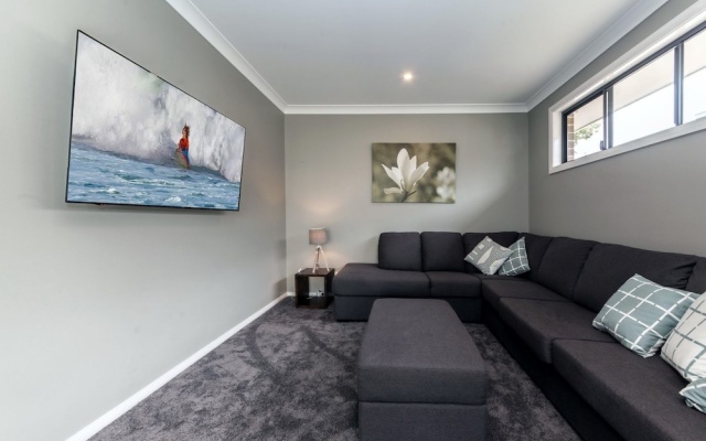Tomaree Road, 19 'The Cottage' – Guest Rooms – Shoal Bay