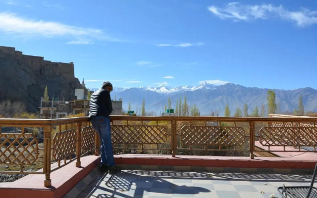 New Royal Guest House