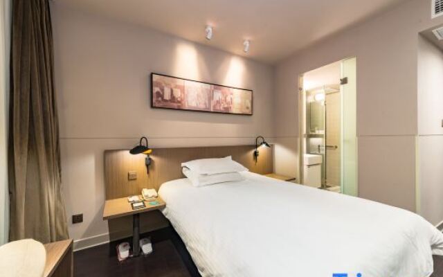 Jinjiang Inn Select Hotel (Yancheng Oufeng Flower Street Julonghu)