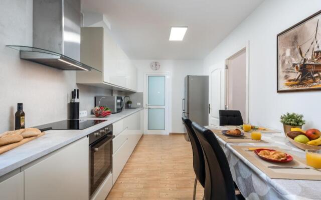 Beautiful VILLA Sahara, bbq, heated pool!