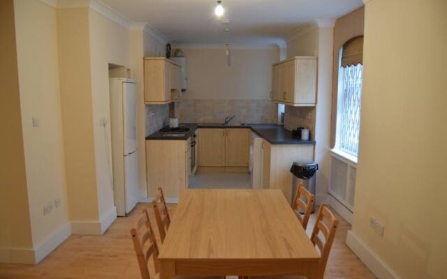 3 Bedroom Bayswater Flat